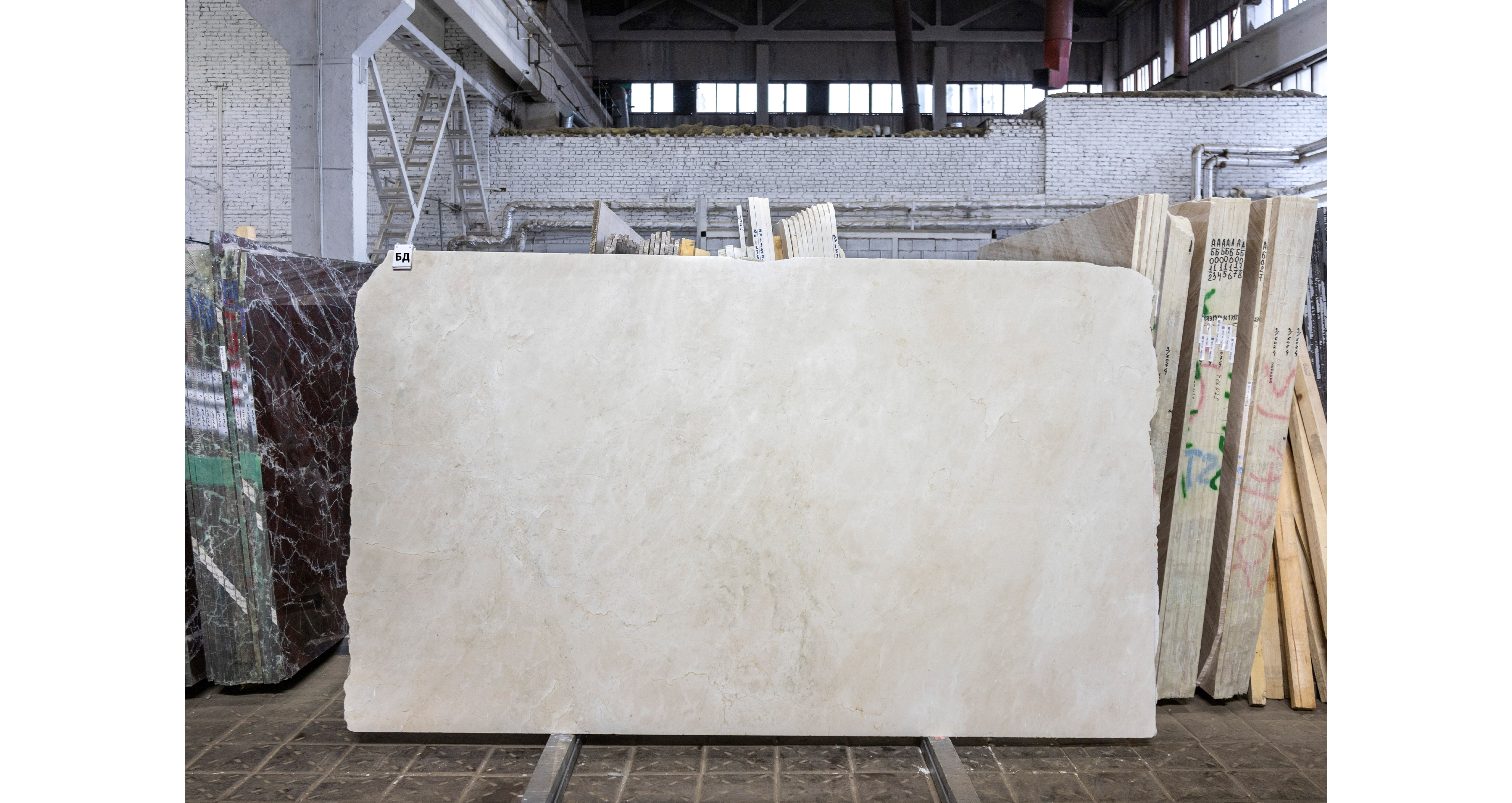 Мрамор Крема Марфил Классико / Crema Marfil Classico — слэб 30 мм, полированный · 2750 × 1550 мм · партия БД (акция) · № 022