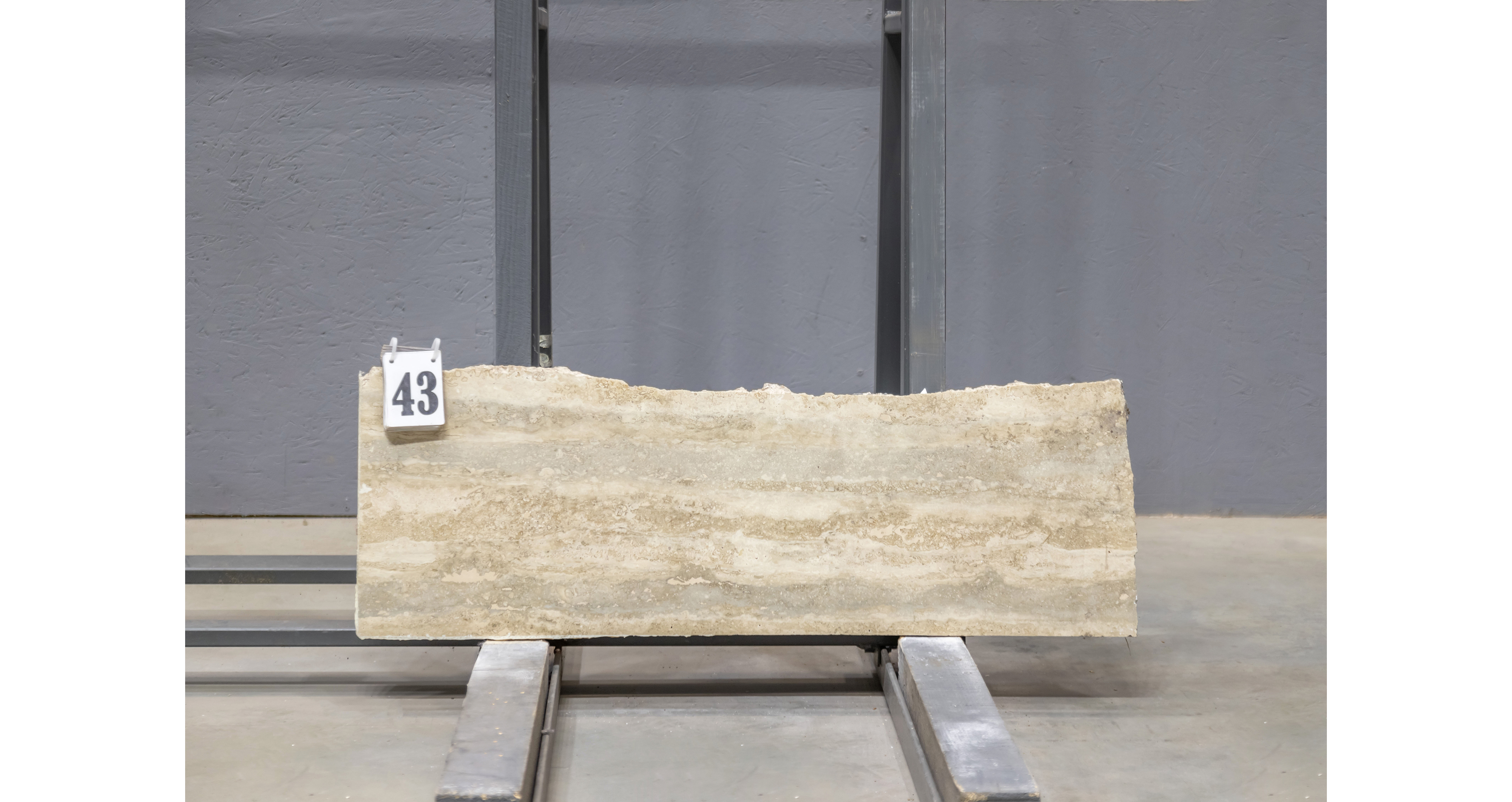 Травертин Романо Сильвер Лайт / Travertine Romano Silver Light — слэб 20 мм, полированный · 870 × 270 мм · партия В · № 043