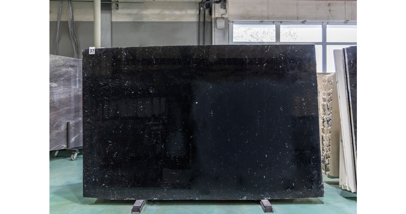 Мрамор Неро Маркина / Nero Marquina — слэб 30 мм, полированный · 2900 × 1810 мм · партия АИ · № 032