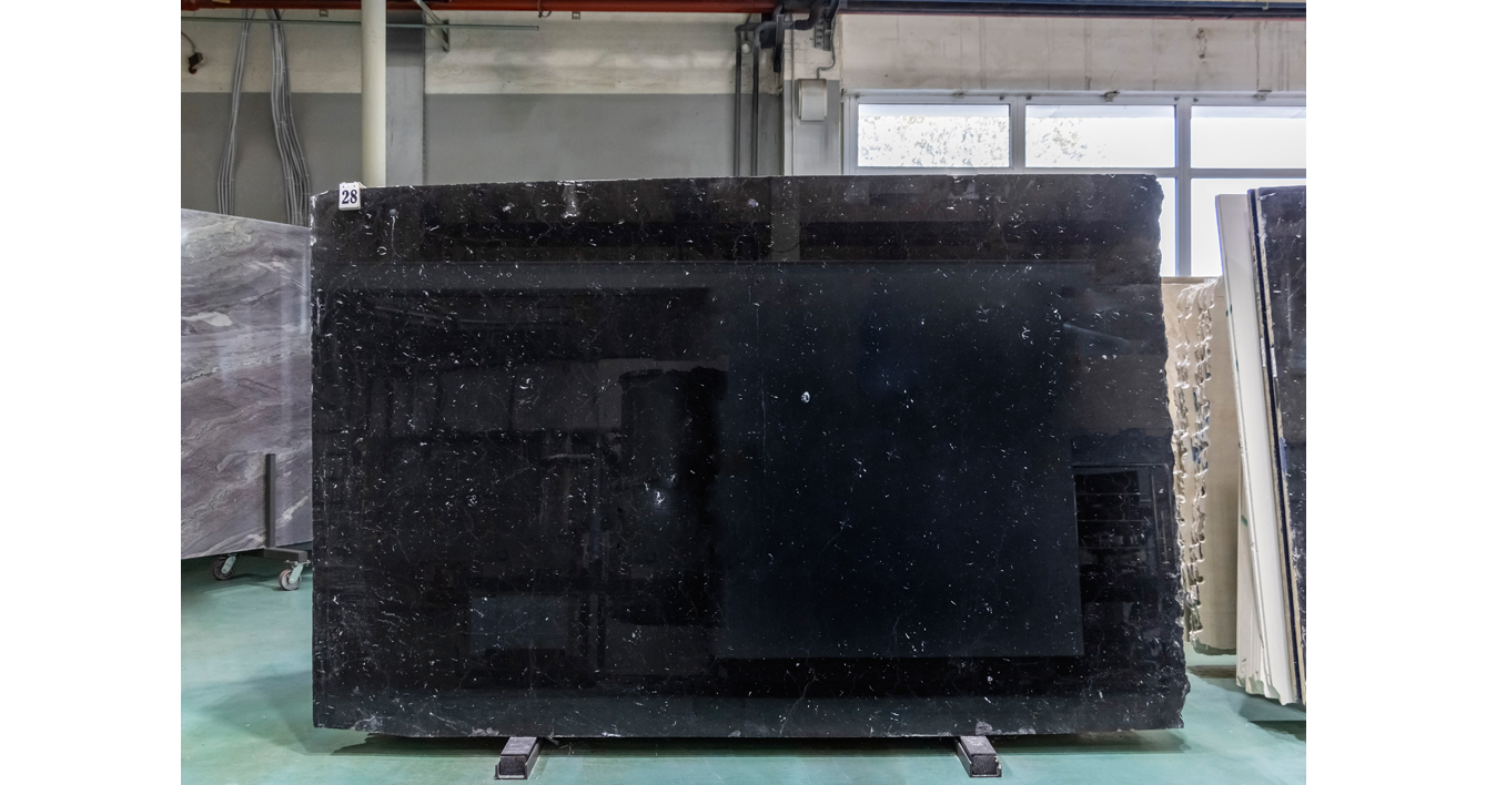Мрамор Неро Маркина / Nero Marquina — слэб 30 мм, полированный · 2900 × 1840 мм · партия АИ · № 028