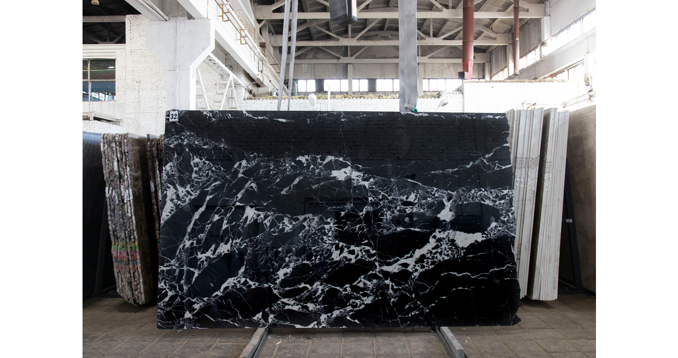 Мрамор Неро Маркина / Nero Marquina — слэб 20 мм, полированный · 2900 × 1750 мм · партия БУ · № 032