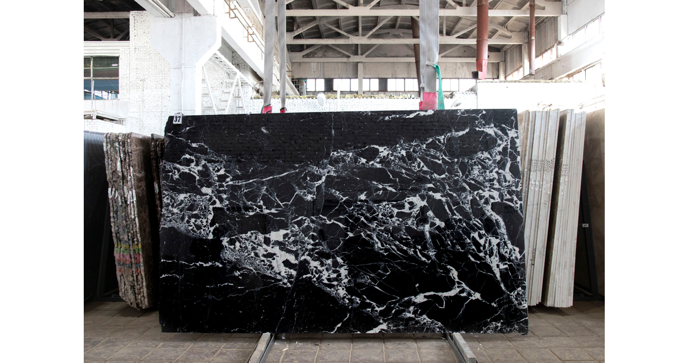 Мрамор Неро Маркина / Nero Marquina — слэб 20 мм, полированный · 2900 × 1750 мм · партия БУ · № 037
