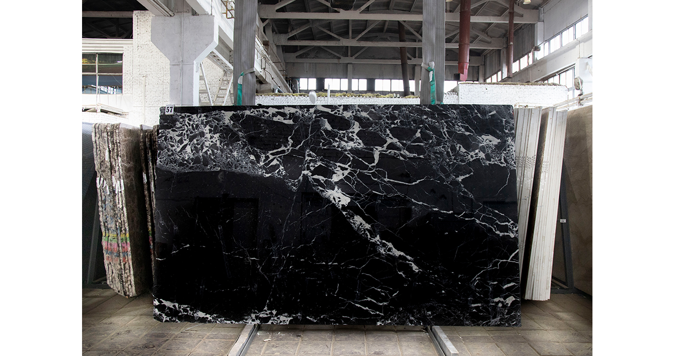 Мрамор Неро Маркина / Nero Marquina — слэб 20 мм, полированный · 2950 × 1750 мм · партия БУ · № 057