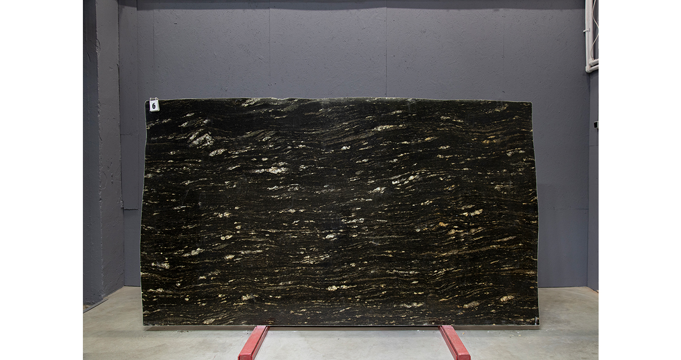 Гранит Блэк Космик Голд / Black Cosmic Gold — слэб 30 мм, полированный · 3200 × 1800 мм · партия Г · № 006