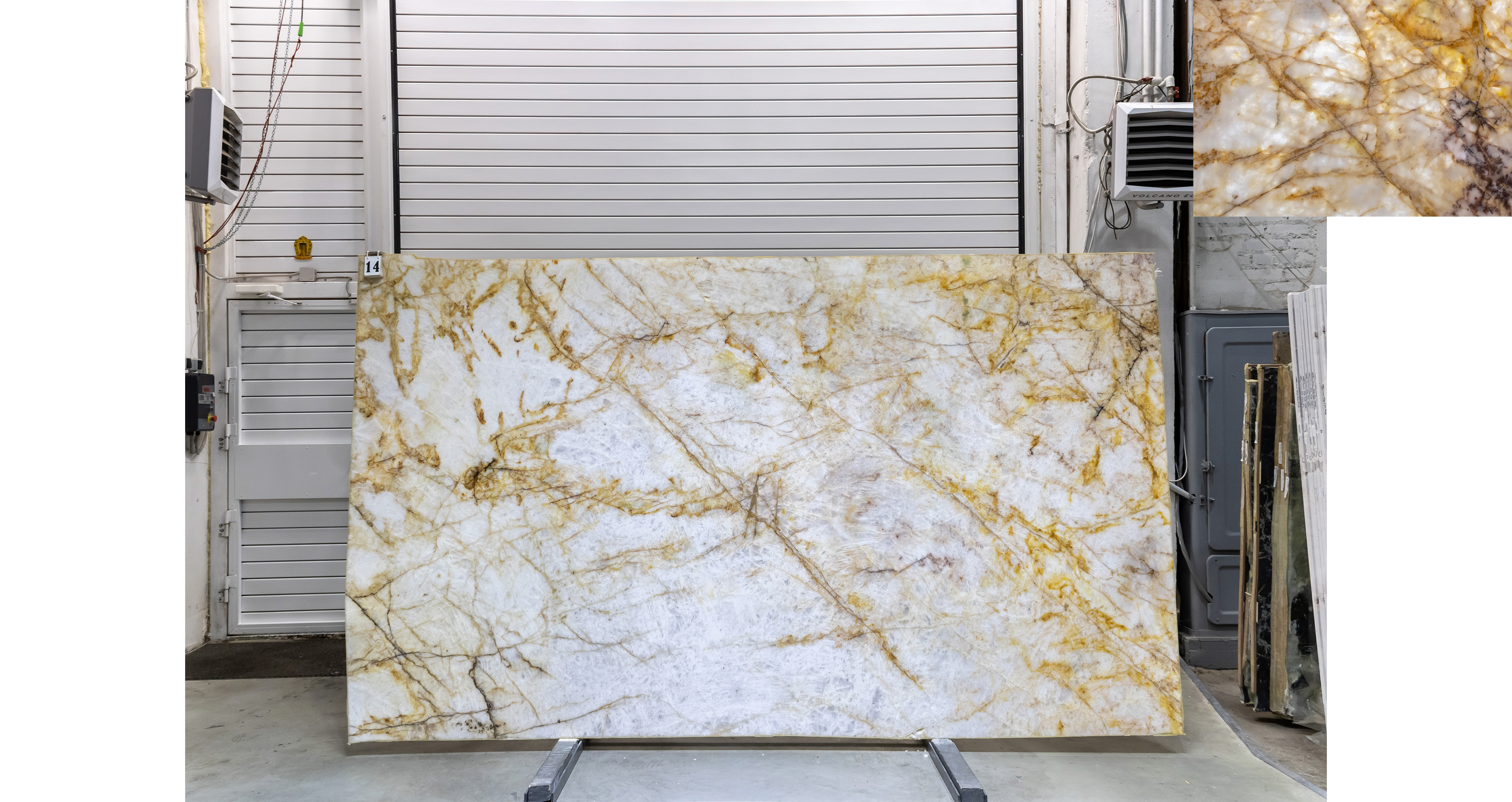 Кварцит Кристалло Голд / Crystallo Gold — слэб 20 мм, полированный · 3320 × 1950 мм · партия А · № 014