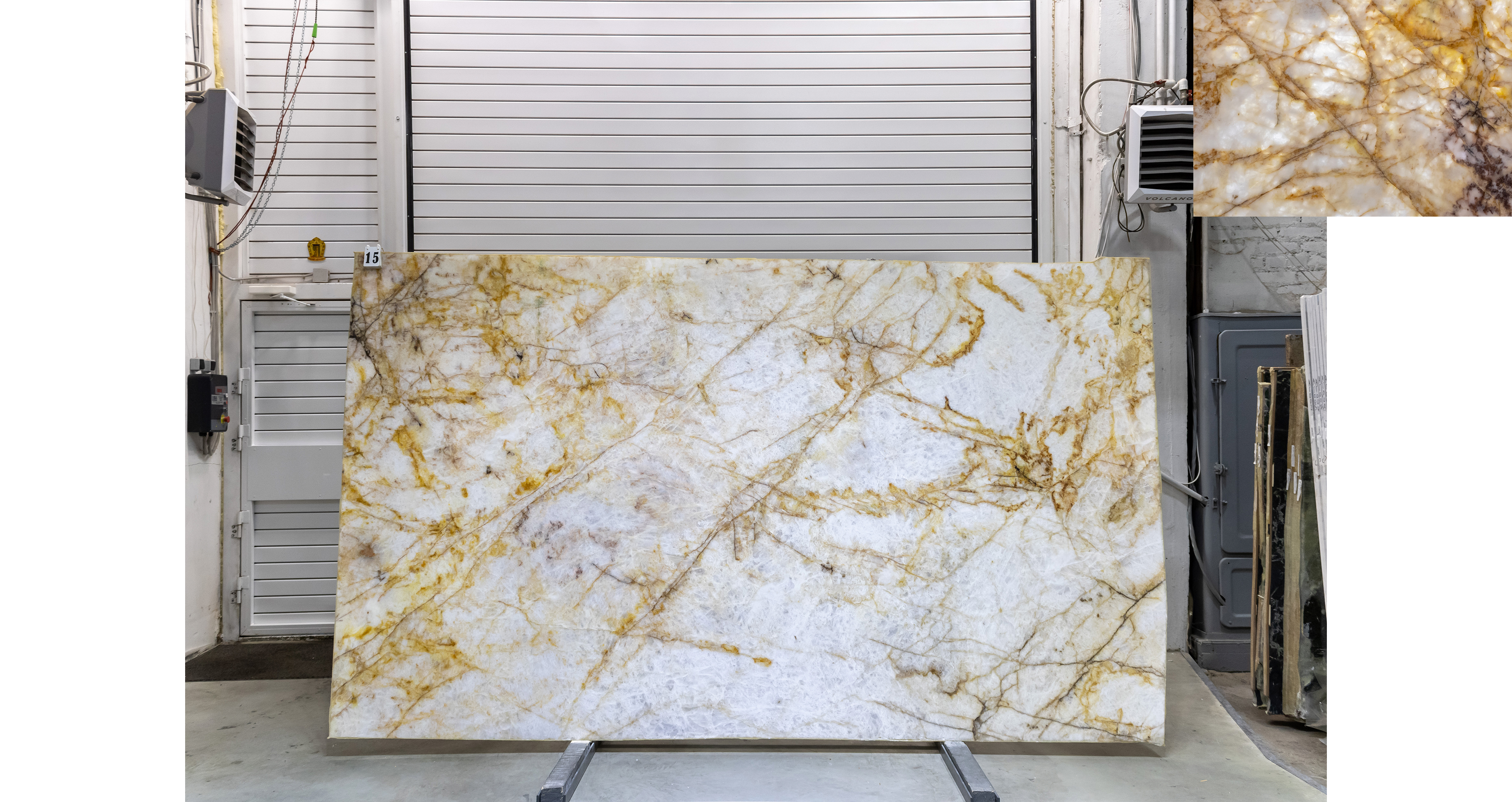 Кварцит Кристалло Голд / Crystallo Gold — слэб 20 мм, полированный · 3320 × 1950 мм · партия А · № 015