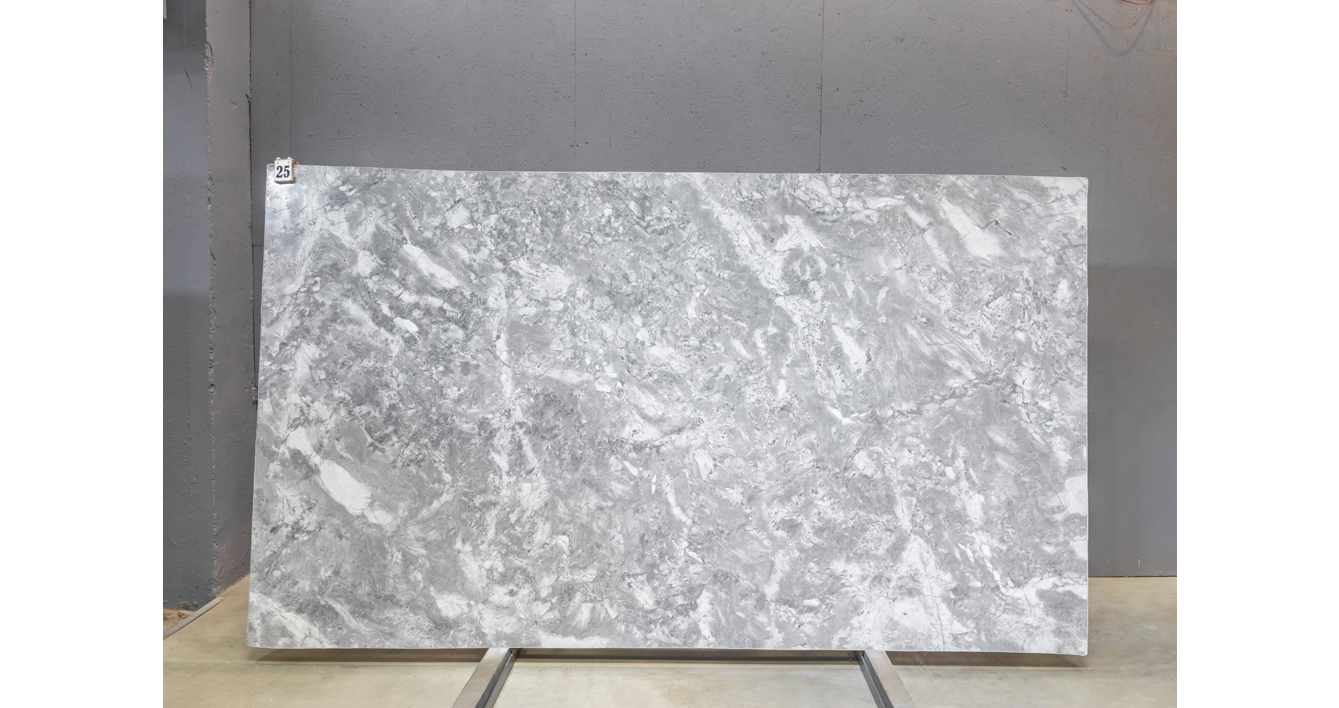 Мрамор Гриджио Фантастико / Grigio Fantastico — слэб 20 мм, полированный · 3250 × 1850 мм · партия А* · № 025