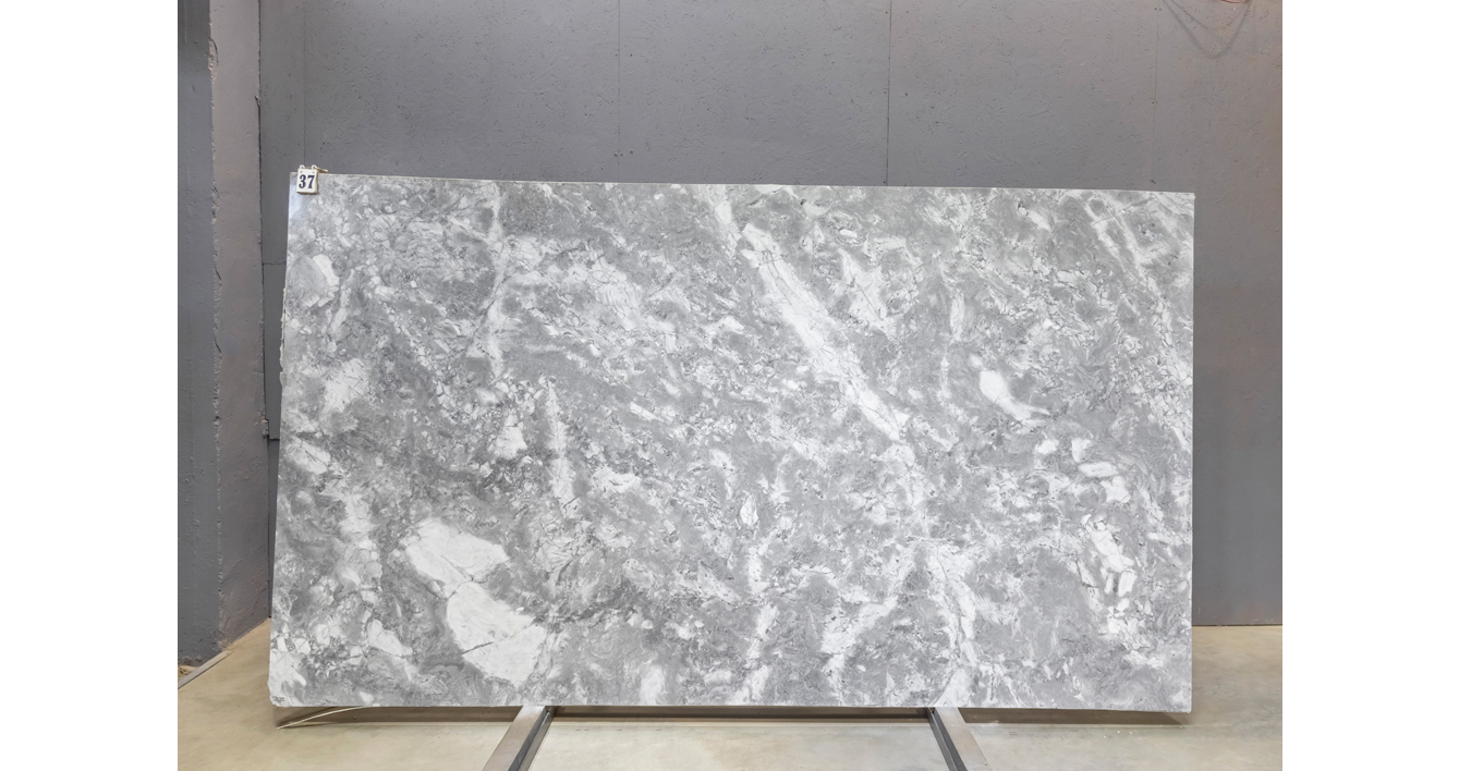 Мрамор Гриджио Фантастико / Grigio Fantastico — слэб 20 мм, полированный · 3250 × 1850 мм · партия А* · № 037