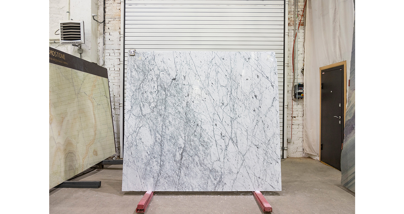 Мрамор Бьянко Каррара С / Bianco Carrara C — слэб 20 мм, полированный · 2150 × 1950 мм · партия ВА · № 017