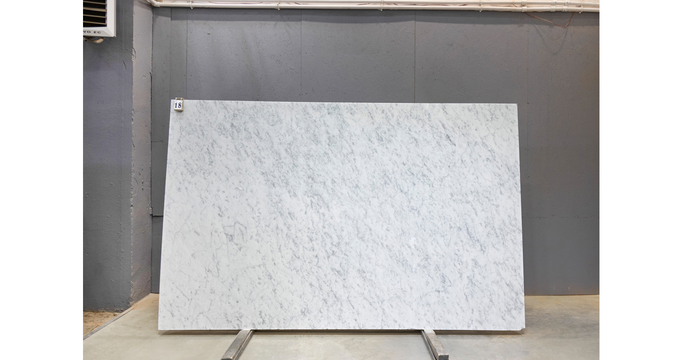 Мрамор Бьянко Каррара Джоя / Bianco Carrara Gioia — слэб 30 мм, полированный · 2970 × 1900 мм · партия Х · № 018
