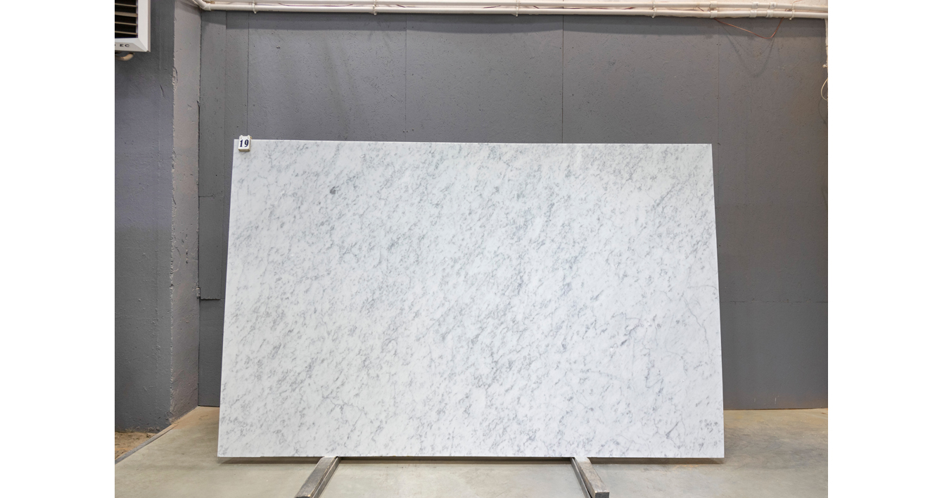 Мрамор Бьянко Каррара Джоя / Bianco Carrara Gioia — слэб 30 мм, полированный · 2970 × 1900 мм · партия Х · № 019