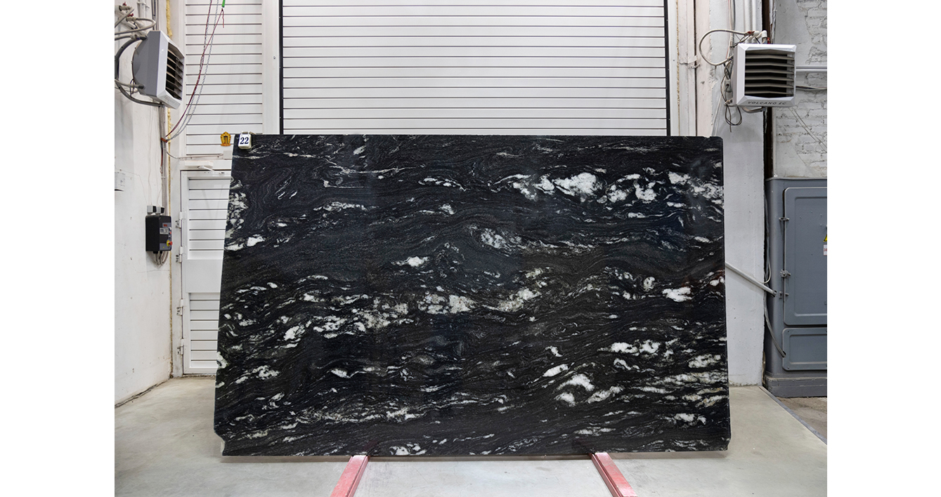 Гранит Титаниум / Titanium — слэб 20 мм, полированный · 3150 × 2000 мм · партия Т · № 022