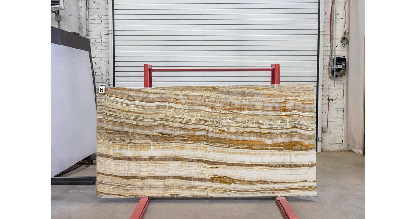 Травертин Траоникс / Travertine Traonyx — слэб 20 мм, полированный · 2400 × 1130 мм · партия В · № 029