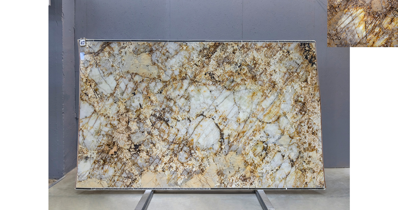 Кварцит Патагония Кристал Голд / Patagonia Crystal Gold — слэб 20 мм, полированный · 3180 × 1920 мм · партия Г · № 047