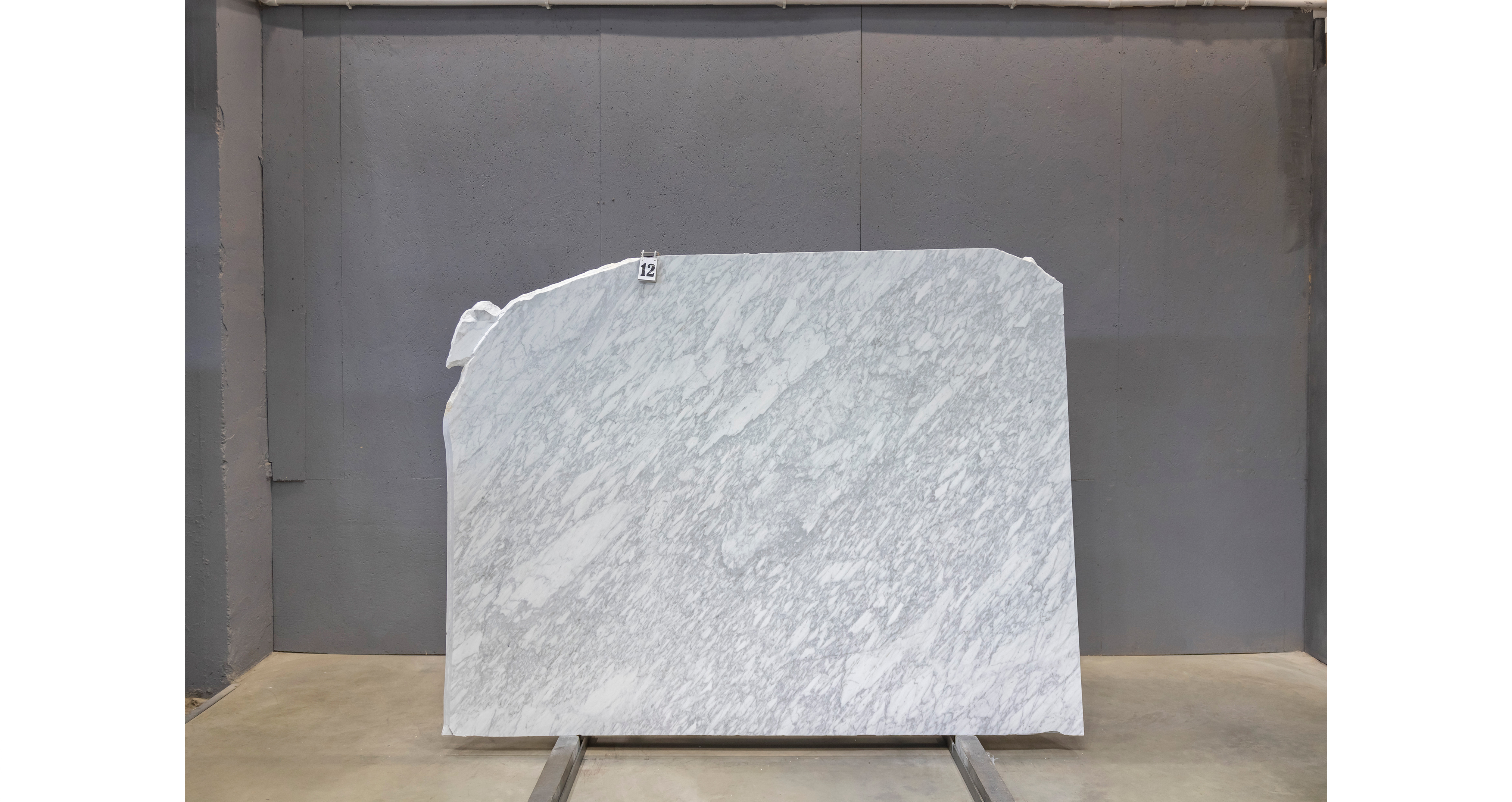 Мрамор Бьянко Каррара Джоя / Bianco Carrara Gioia — слэб 20 мм, полированный · 2310 × 1660 мм · партия БЧ* · № 012