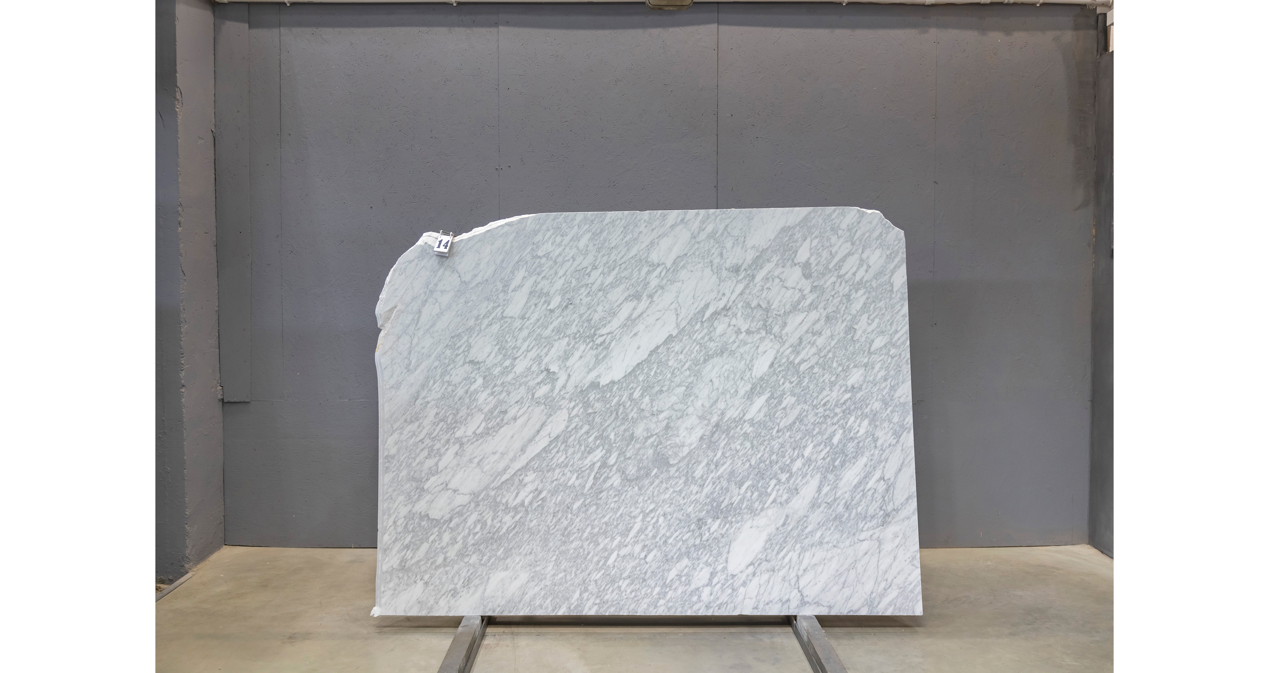 Мрамор Бьянко Каррара Джоя / Bianco Carrara Gioia — слэб 20 мм, полированный · 2310 × 1660 мм · партия БЧ* · № 014