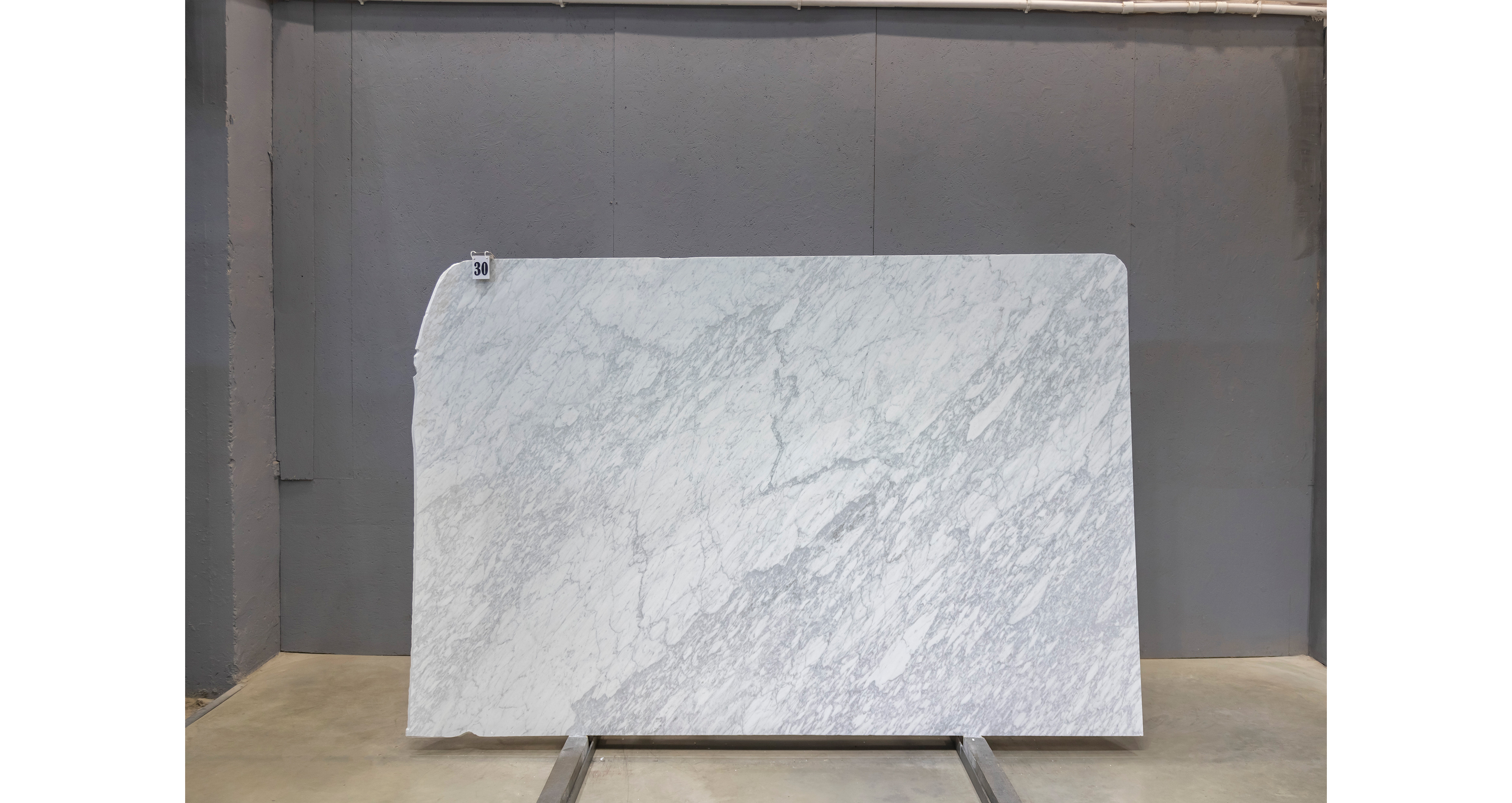 Мрамор Бьянко Каррара Джоя / Bianco Carrara Gioia — слэб 20 мм, полированный · 2510 × 1710 мм · партия БЧ · № 030