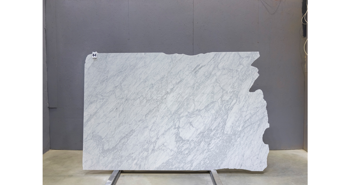 Мрамор Бьянко Каррара Джоя / Bianco Carrara Gioia — слэб 20 мм, полированный · 2450 × 1660 мм · партия БЧ* · № 064
