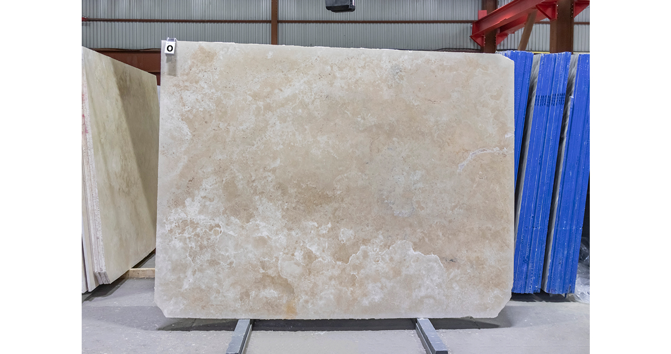 Травертин Классико Лайт СC / Travertine Classico Light СC — слэб 20 мм, шлифованный · 2470 × 1900 мм · партия О · № 013