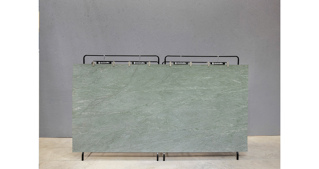 Каменный шпон Тониш Грин / Tonish Green — каменный шпон 3 мм, натуральный скол · 1200 × 2400 мм · партия Б* · № 001