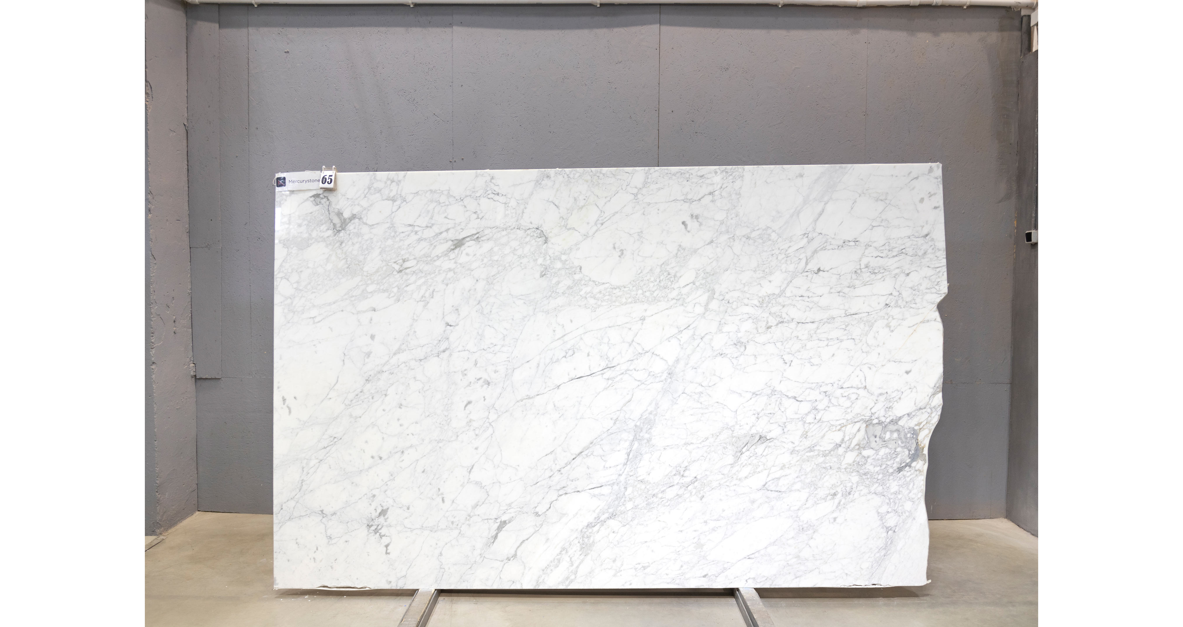 Мрамор Калакатта Миеле / Calacatta Miele — слэб 20 мм, полированный · 3050 × 1930 мм · партия Б · № 065