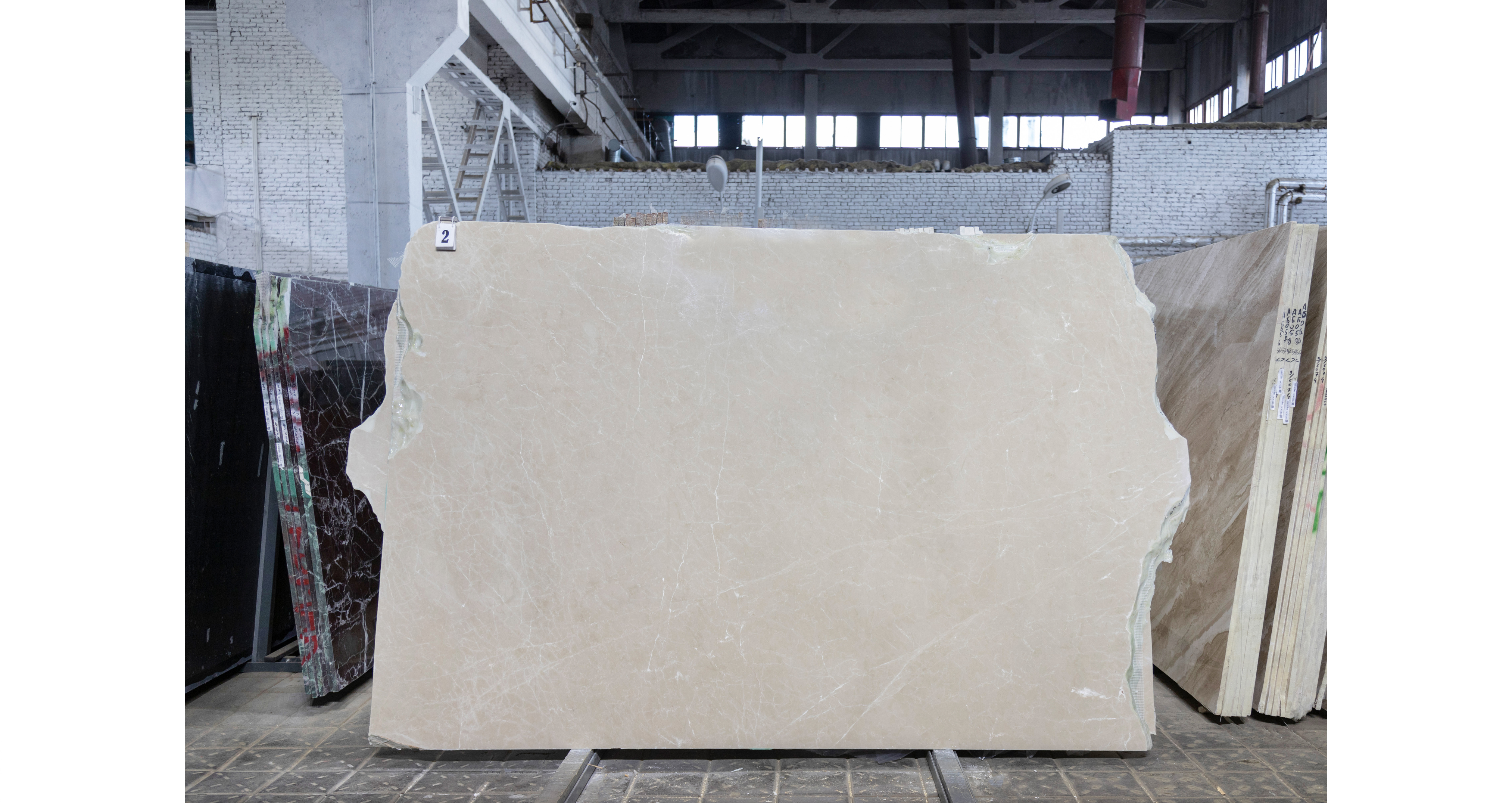 Мрамор Бурдур Беж Премиум / Burdur Beige Premium — слэб 20 мм, полированный · 2550 × 1780 мм · партия Ш* · № 002