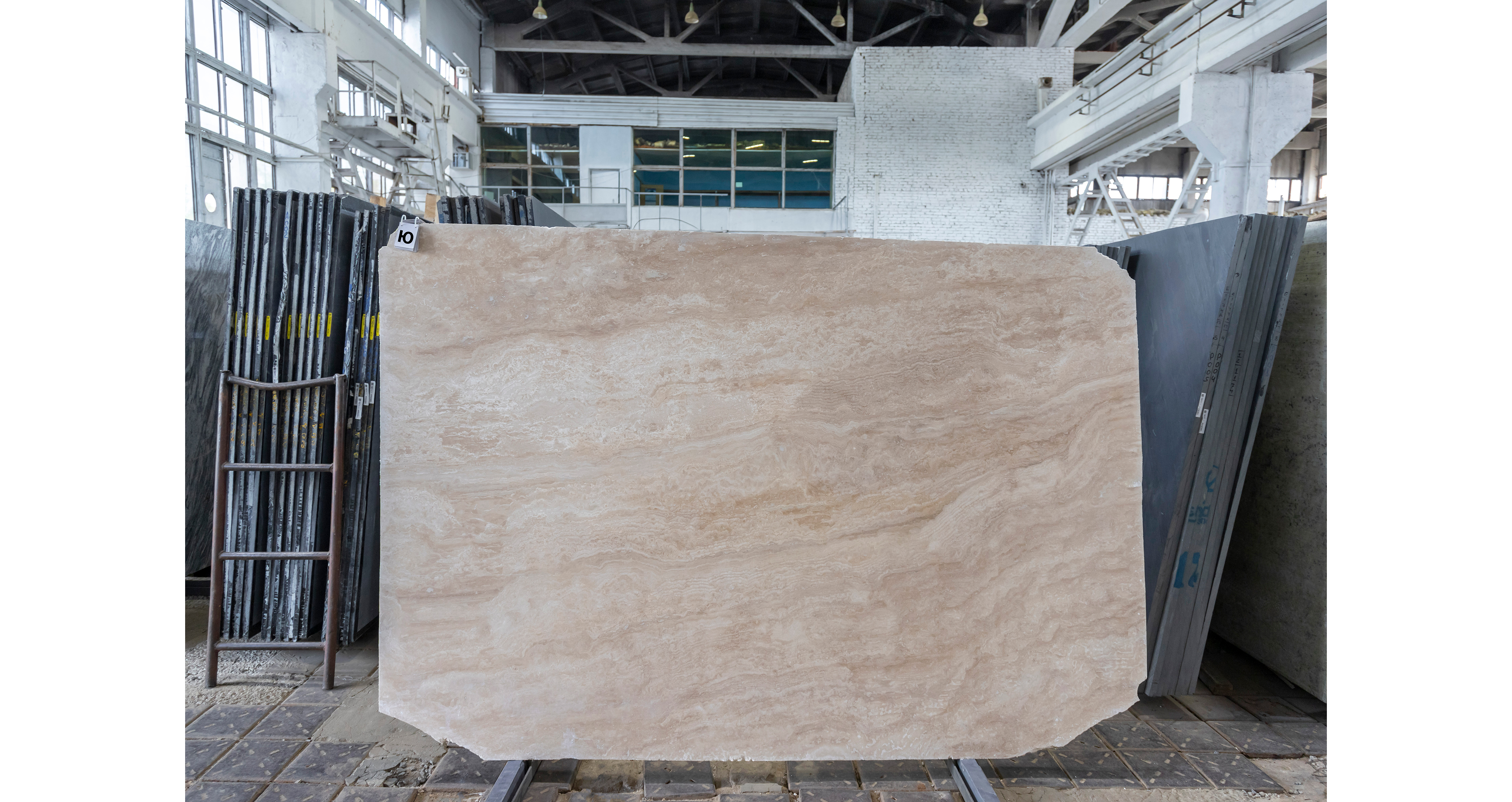 Травертин Классико Лайт VC / Travertine Classico Light VC — слэб 20 мм, шлифованный · 2600 × 1750 мм · партия Ю* · № 026