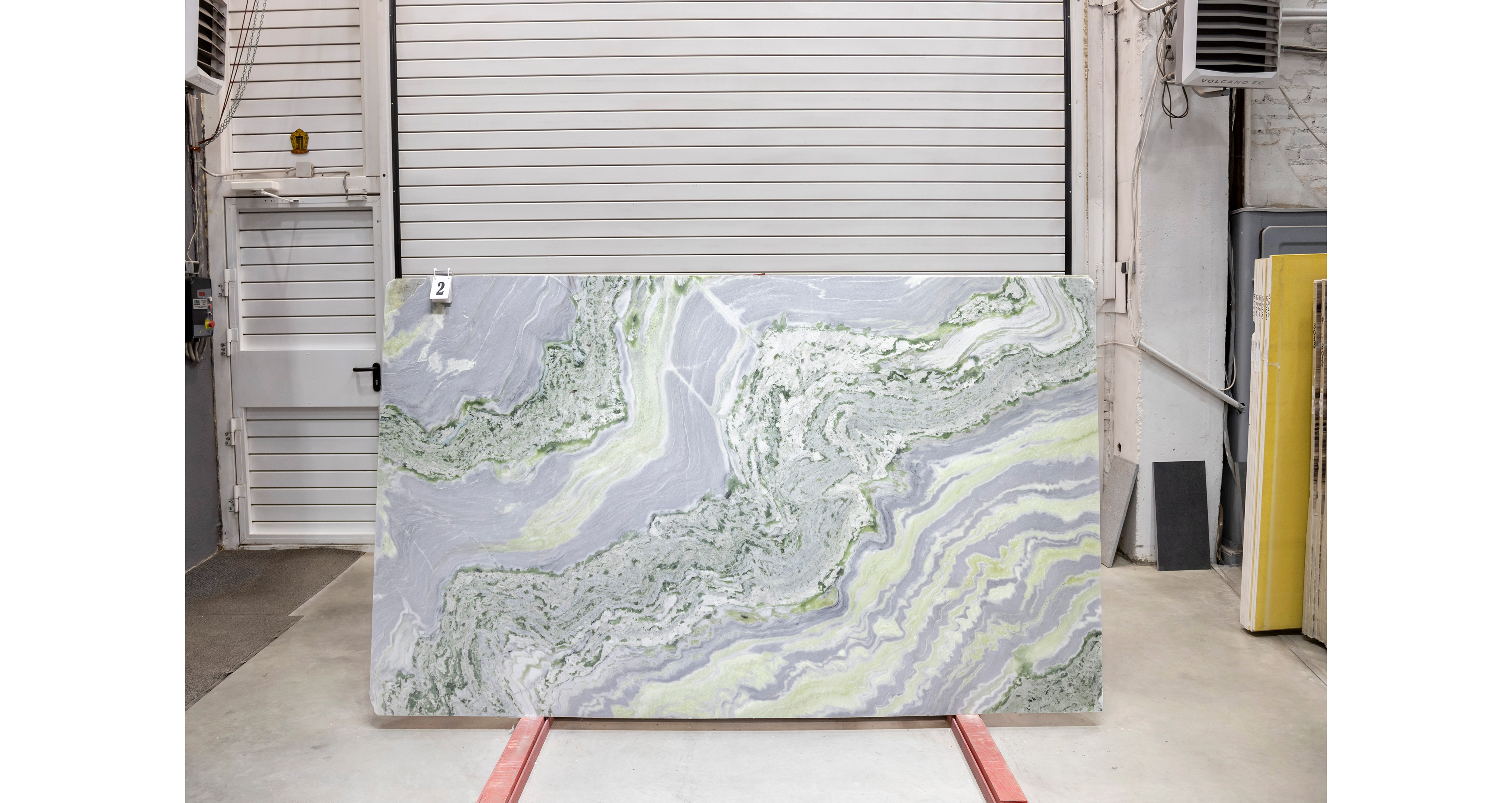 Оникс Гималай Грин / Onyx Himalayan Green — слэб 20 мм, полированный · 2450 × 1470 мм · партия Н · № 002
