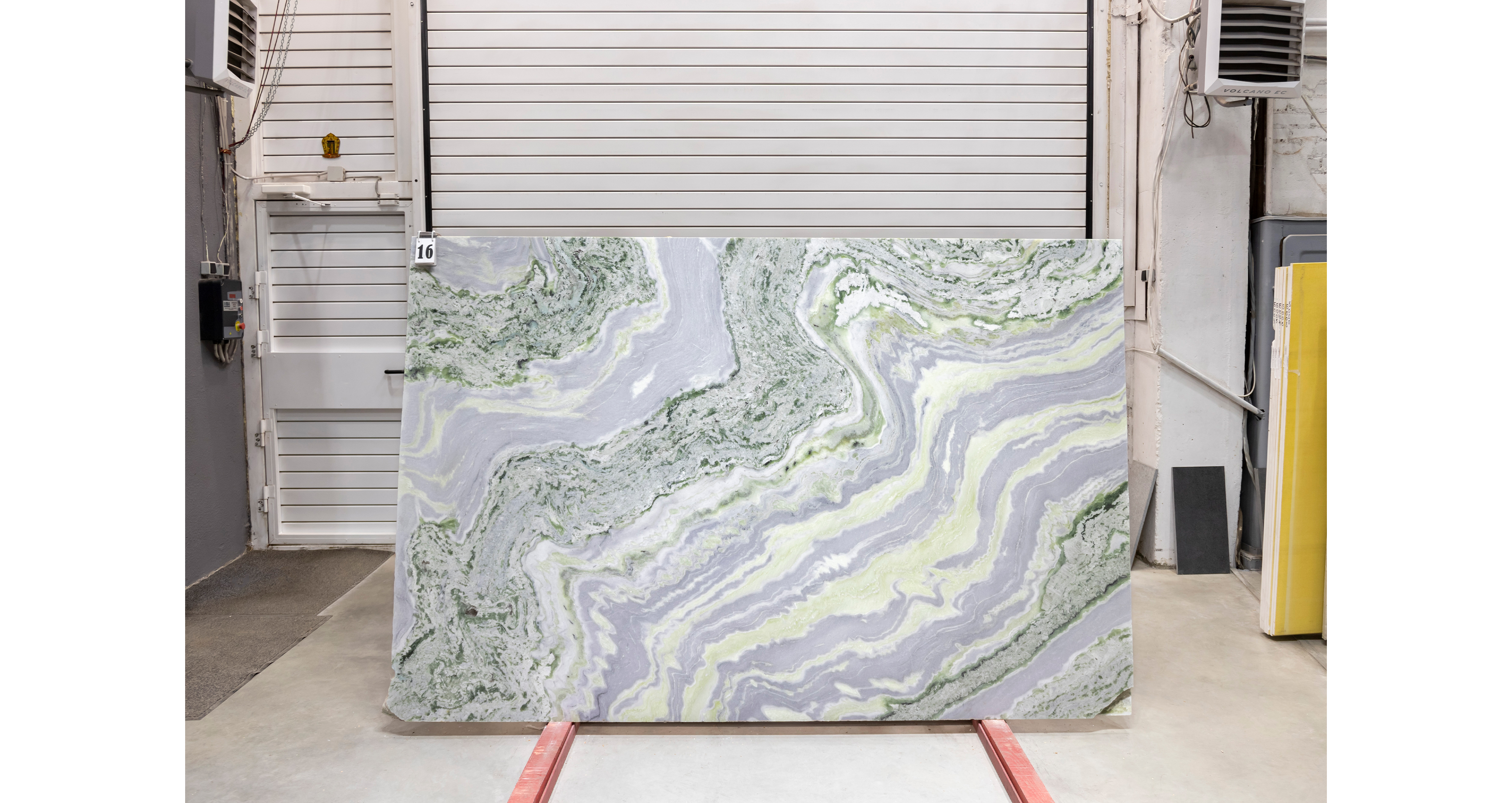 Оникс Гималай Грин / Onyx Himalayan Green — слэб 20 мм, полированный · 2450 × 1630 мм · партия Н · № 016