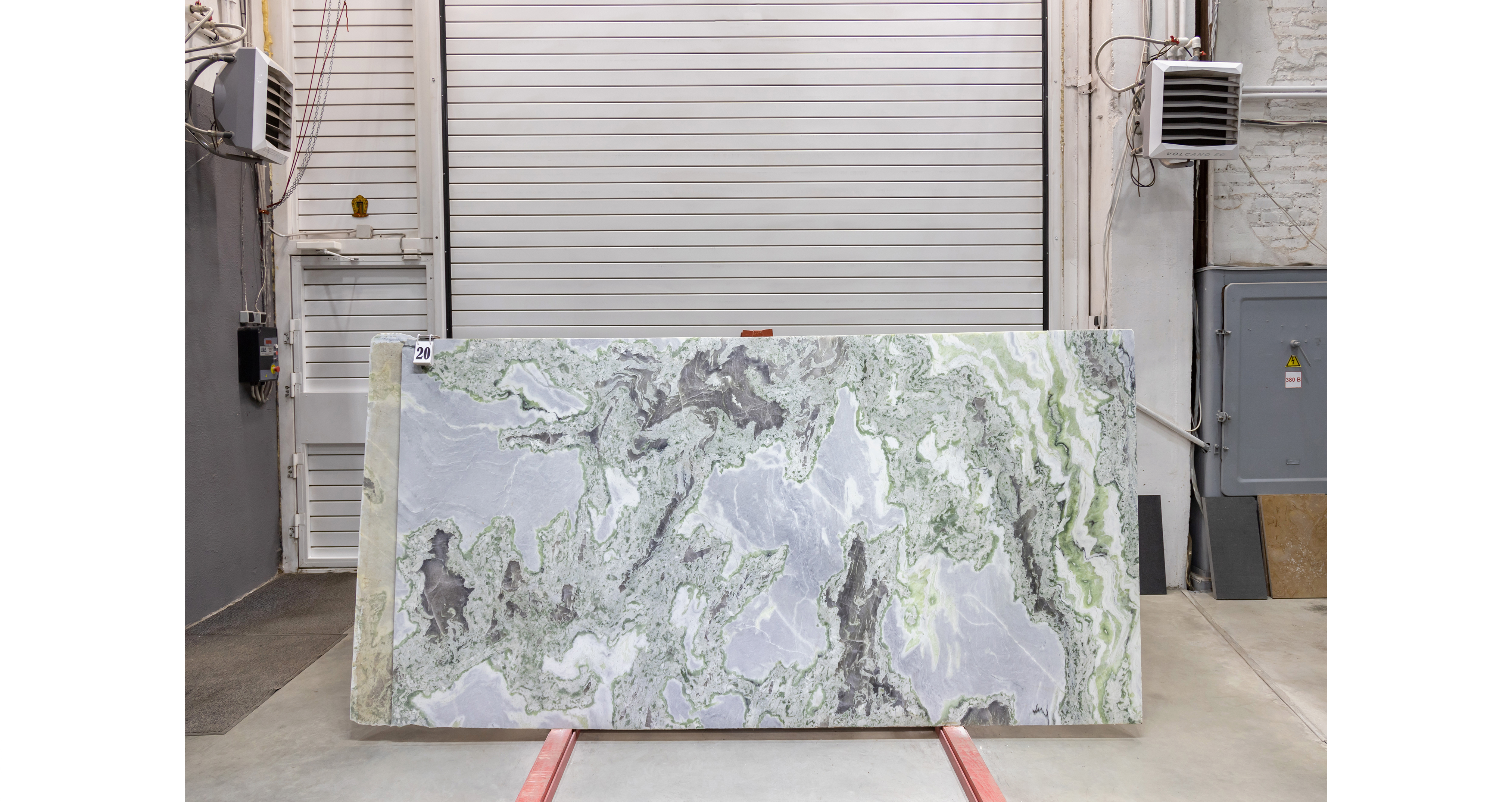 Оникс Гималай Грин / Onyx Himalayan Green — слэб 20 мм, полированный · 2880 × 1460 мм · партия О · № 020