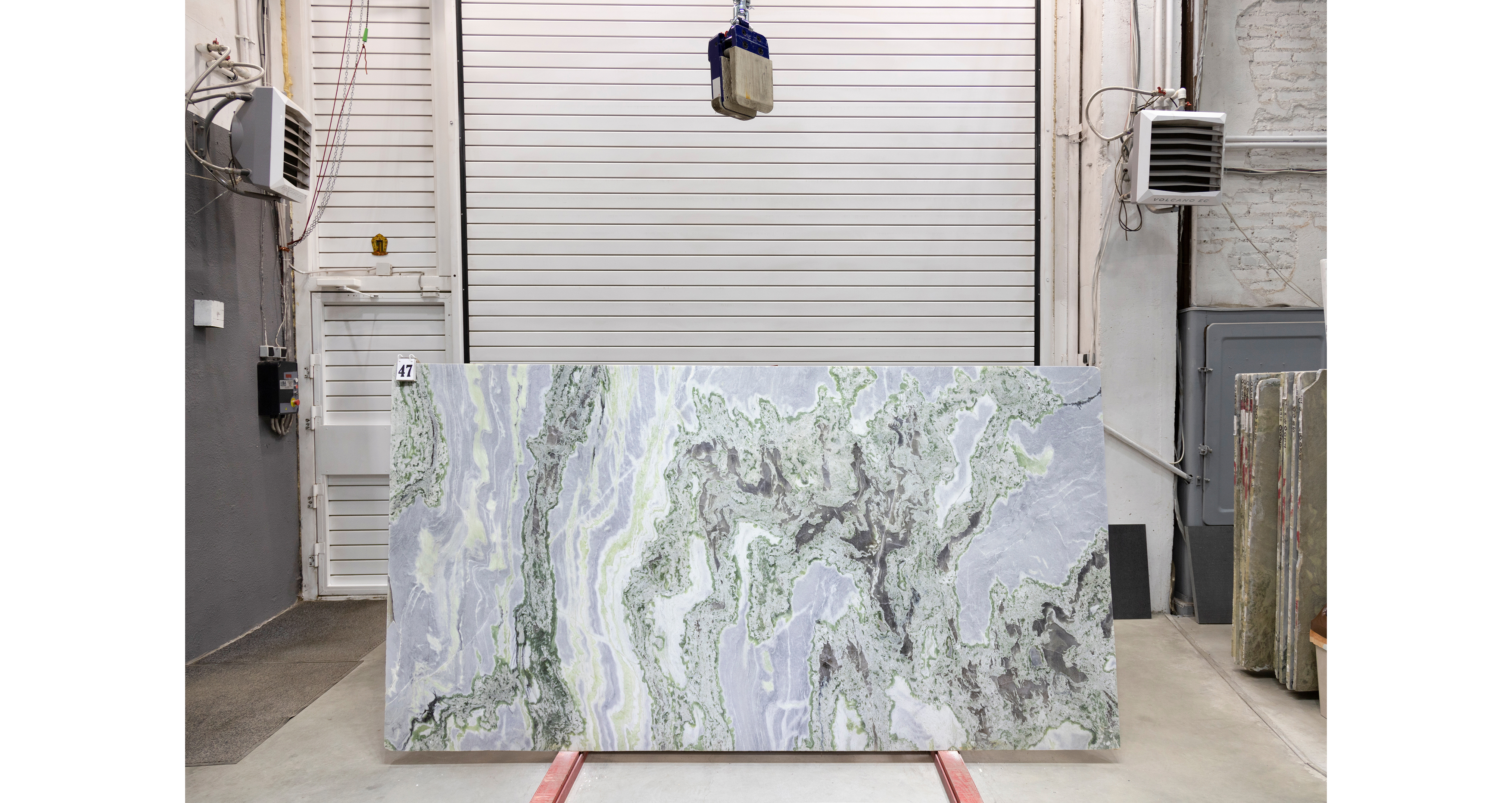 Оникс Гималай Грин / Onyx Himalayan Green — слэб 20 мм, полированный · 2880 × 1520 мм · партия О · № 047