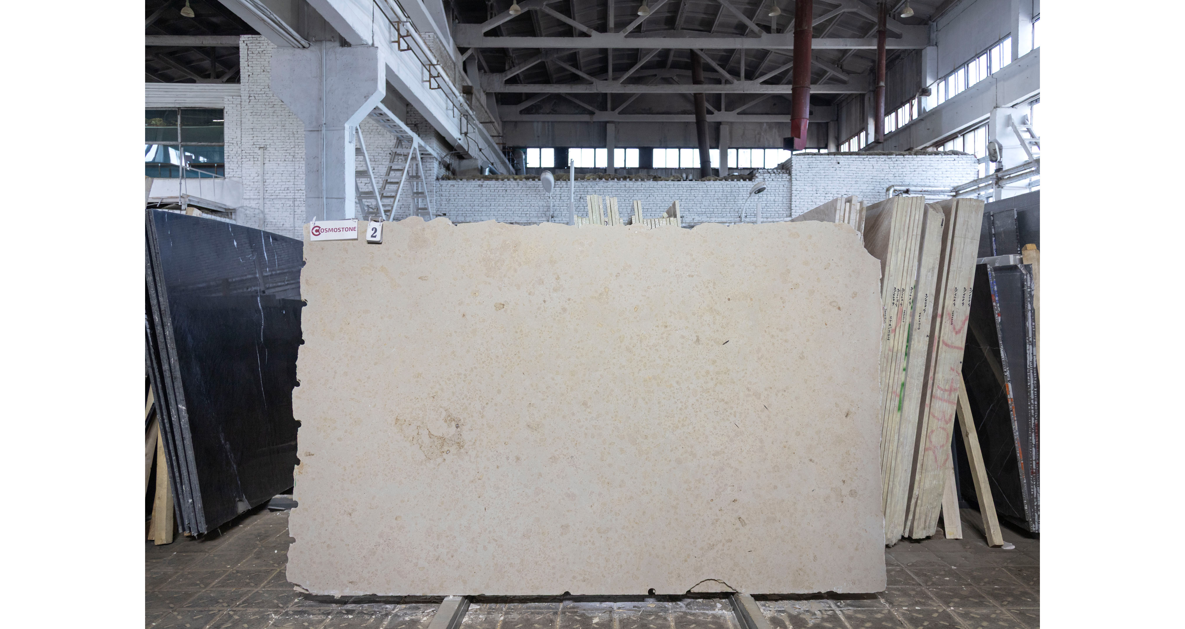 Известняк Юрский Беж / Jura Beige — слэб 23 мм, шлифованный · 2480 × 1630 мм · партия К · № 002