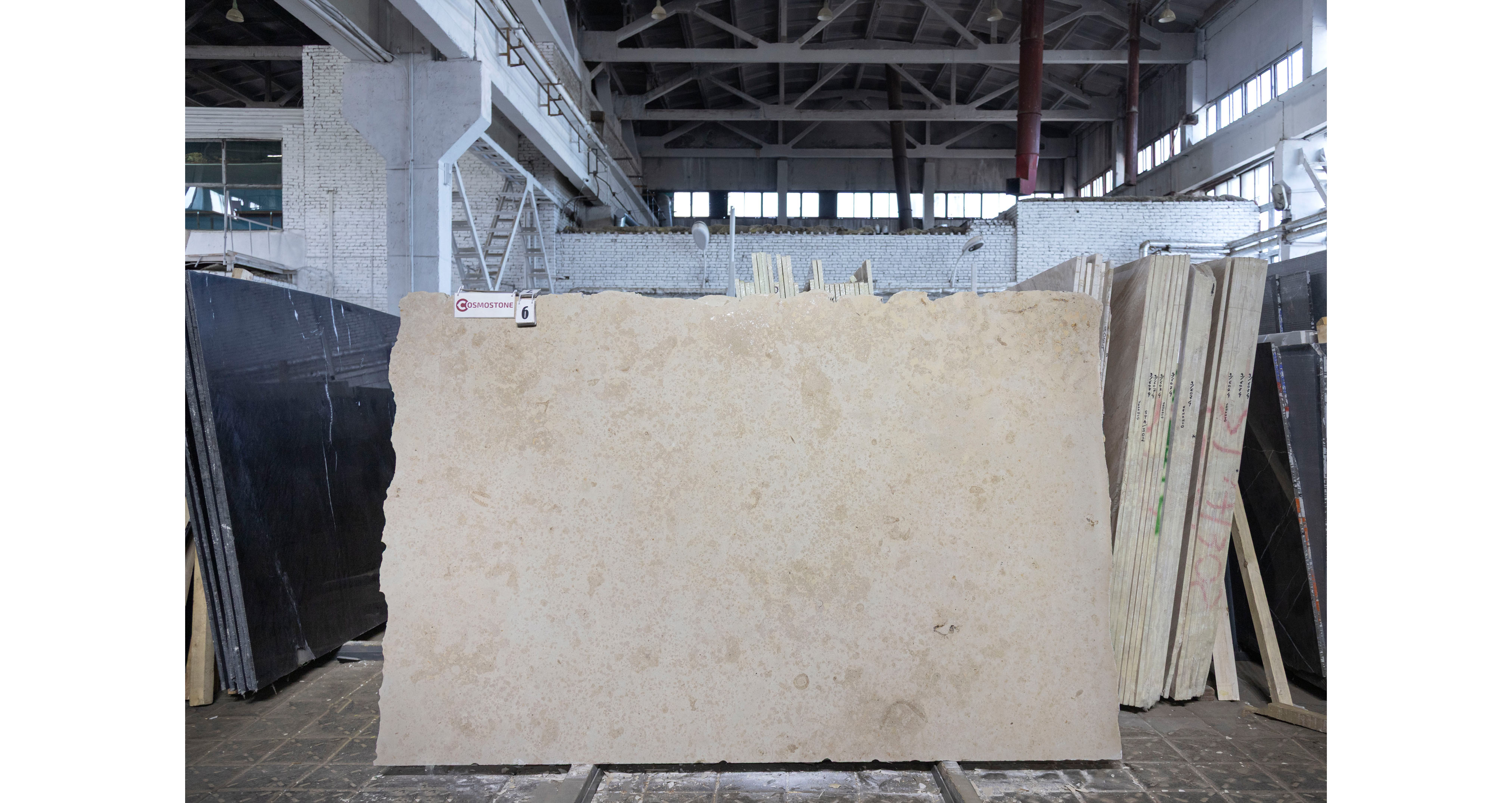 Известняк Юрский Беж / Jura Beige — слэб 23 мм, шлифованный · 2350 × 1630 мм · партия К · № 006
