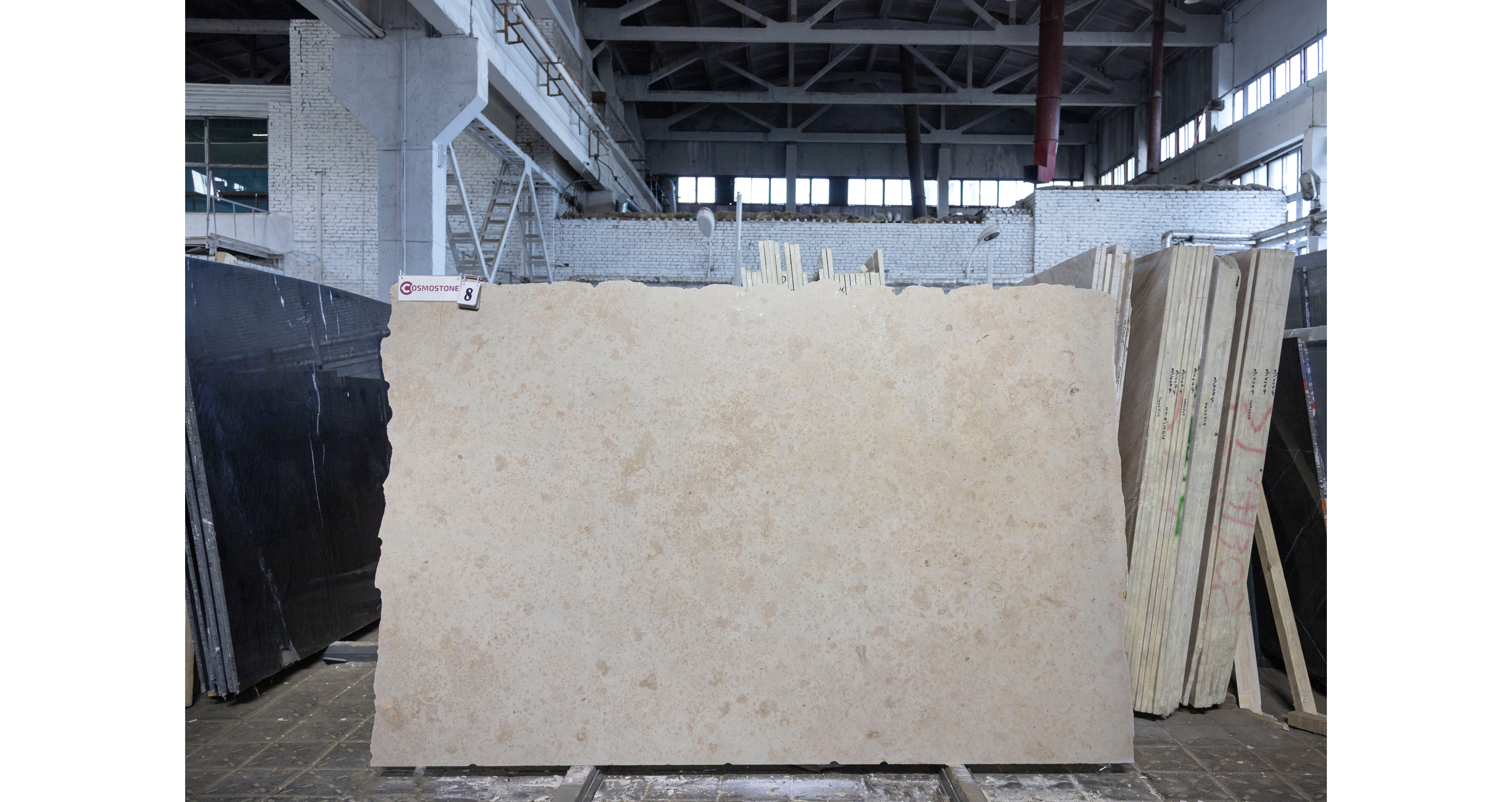 Известняк Юрский Беж / Jura Beige — слэб 23 мм, шлифованный · 2350 × 1630 мм · партия К · № 008