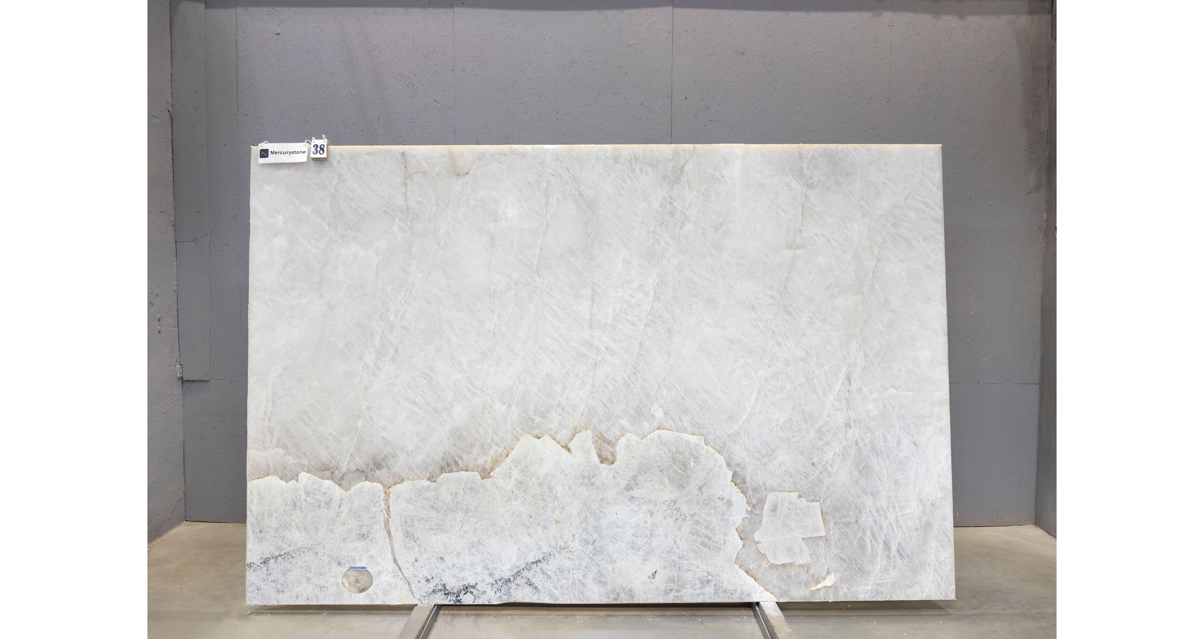 Кварцит Патагония Кристал Вайт / Patagonia Crystal White — слэб 20 мм, полированный · 3000 × 1780 мм · партия А* · № 038