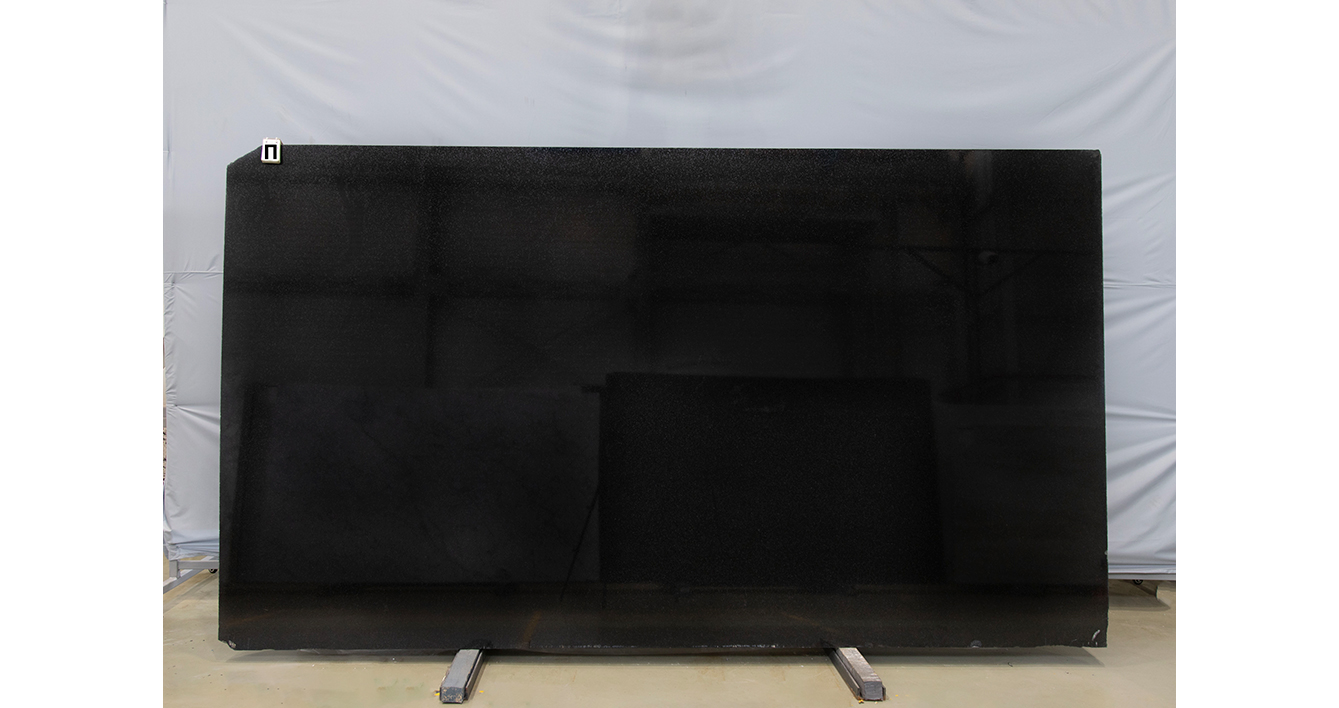 Гранит Абсолют Блэк / Absolute Black — полосы 30 мм, полированный · 2080 × 800 мм · партия БЕ · № 009