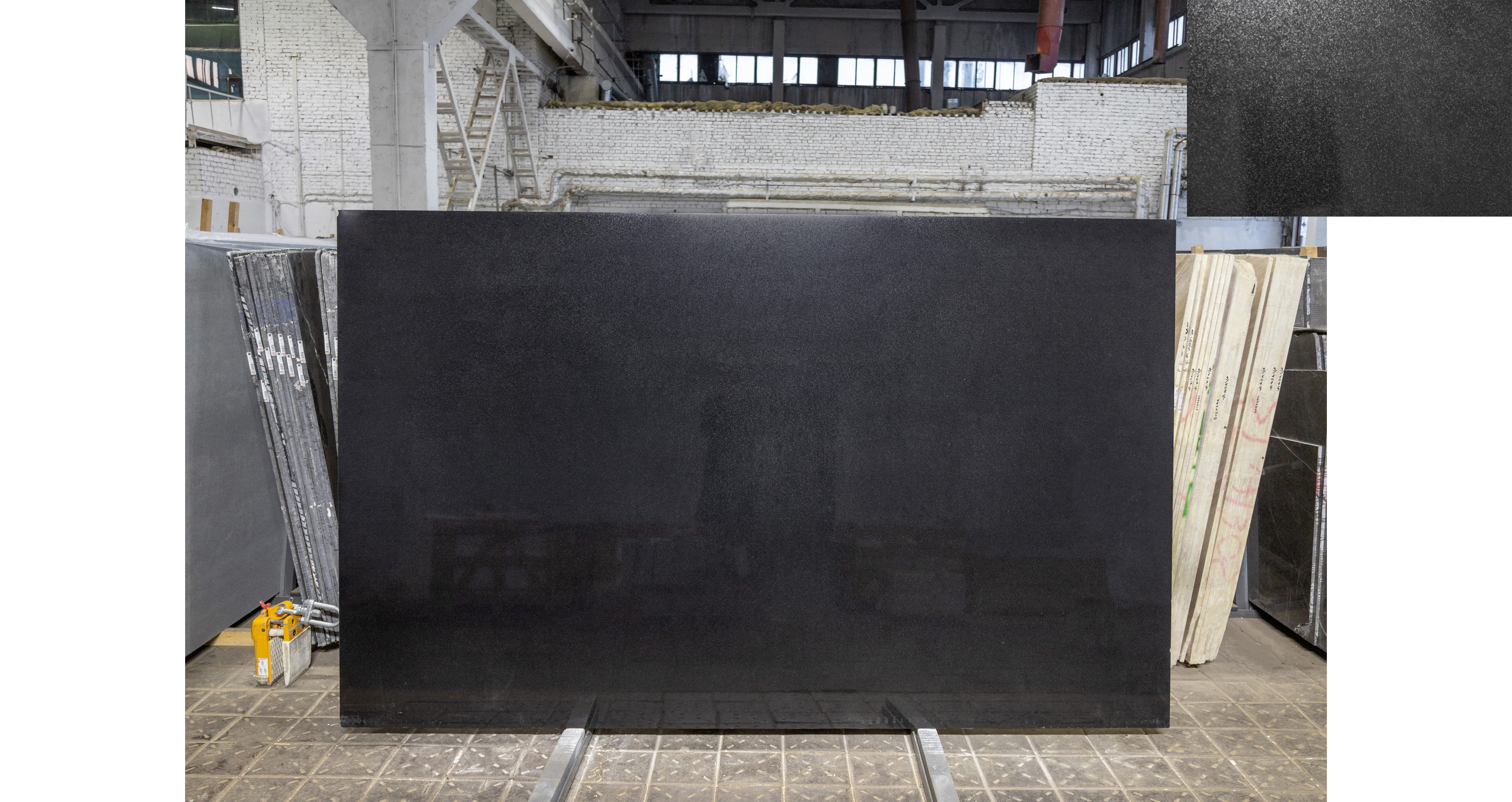 Гранит Абсолют Блэк / Absolute Black — слэб 30 мм, полированный · 2960 × 2020 мм · партия БО · № 052