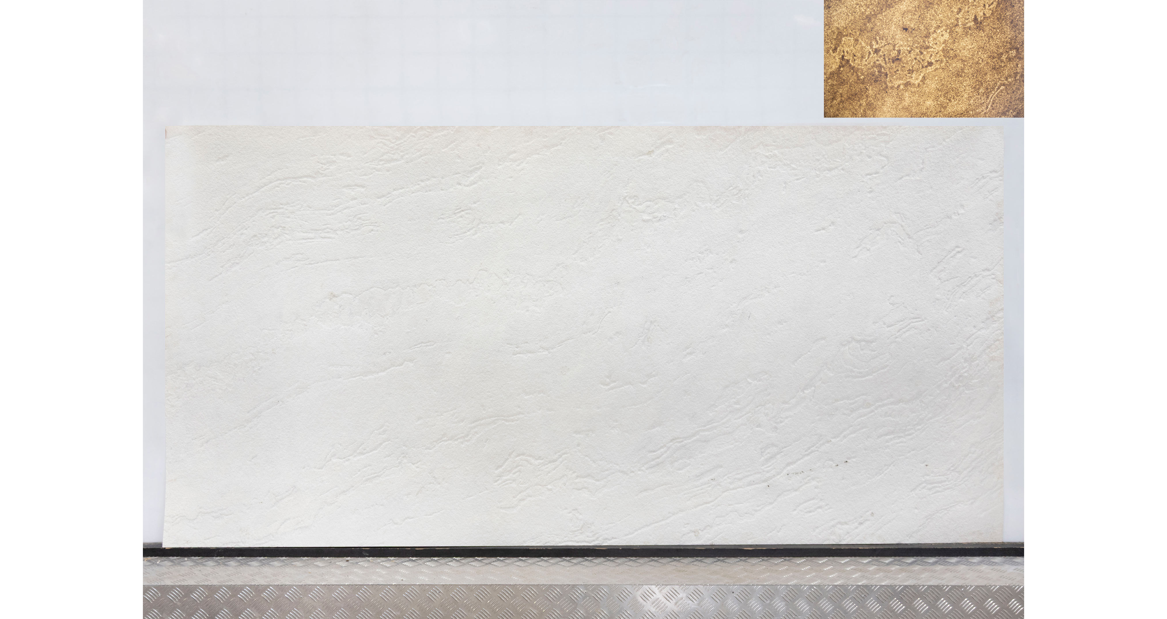Каменный шпон Мрамор Бьянко / Marble Bianco — каменный шпон 3 мм, натуральный скол · 1200 × 2400 мм · партия А* · № 001