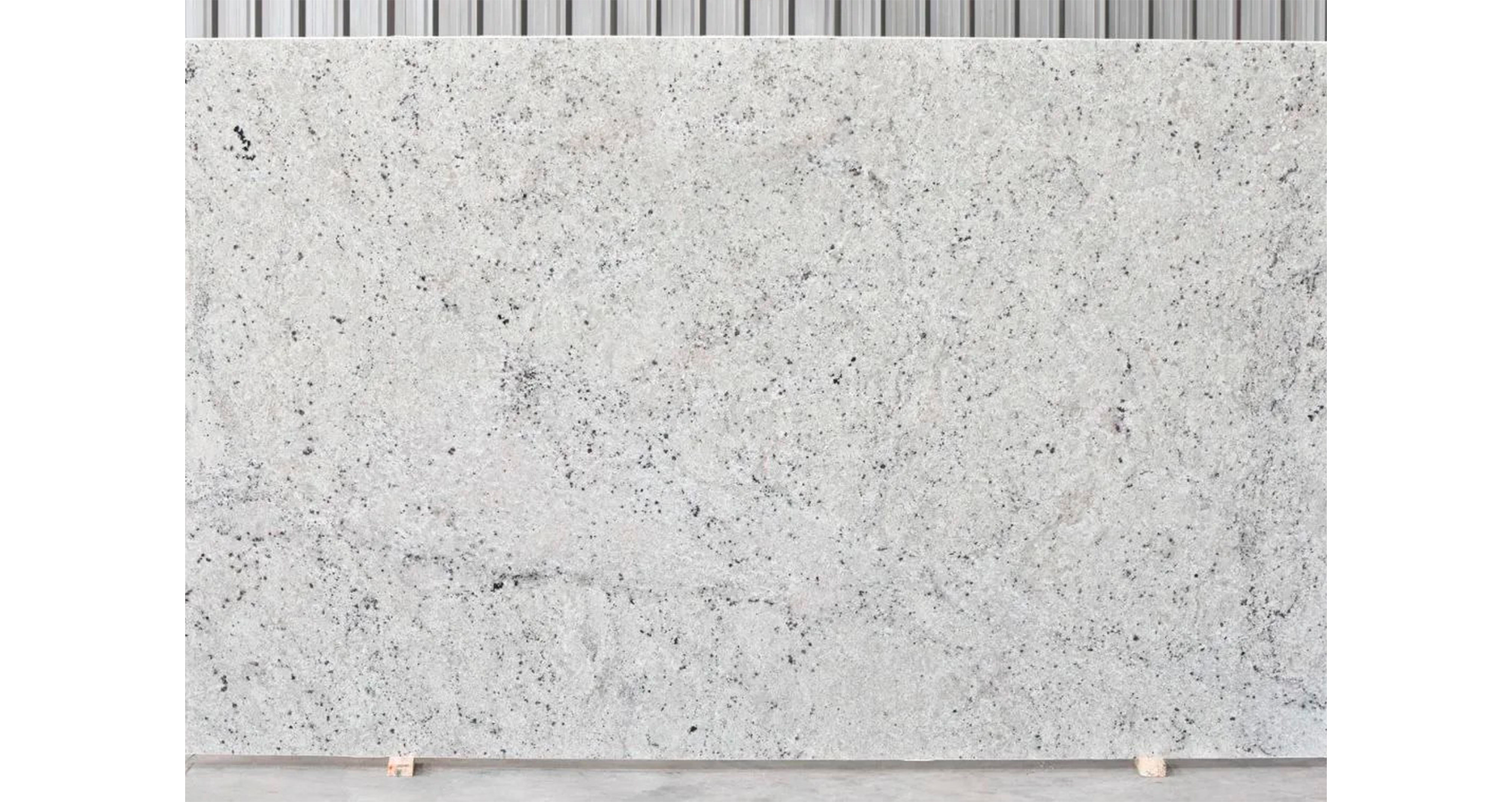 Гранит Колониал Вайт / Colonial White — слэб 20 мм, полированный · 3260 × 2020 мм · партия Э · № 020